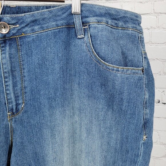 DKNY Jeans Blue Denim Spring Street Jean Mid Rise Flare 28WR (46x33) - Picture 10 of 13